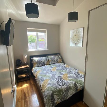 Private Room And Bathroom With Private Entrance Near Warwick Town Centre Екстериор снимка