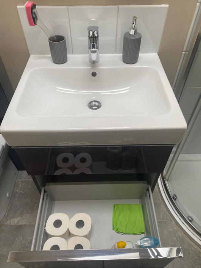 Private Room And Bathroom With Private Entrance Near Warwick Town Centre Екстериор снимка
